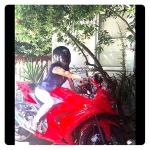 Meet your Posher, Yaneth